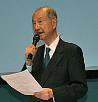 総括する須田寛氏