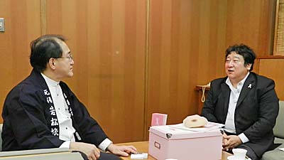 対談は10月21日、宮城県作並温泉・鷹泉閣岩松旅館で行われた