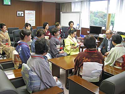 溝畑観光庁長官に東北観光の現状を報告