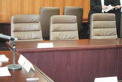 ハーヴェストホールディングスは欠席