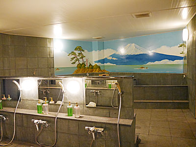 富士山絵のある大浴場