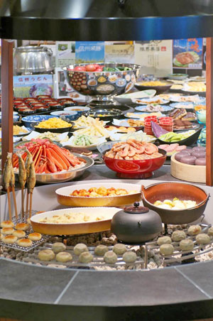 巨大囲炉裏「信州IRORI」でお出迎え