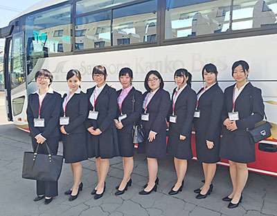 ガイド8人が入社 上を向いて頑張って 札幌観光バス 旬刊旅行新聞 株式会社旅行新聞新社