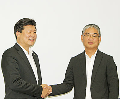 HISの平林朗社長(左)と、ミキグループの檀原徹典グループCEO