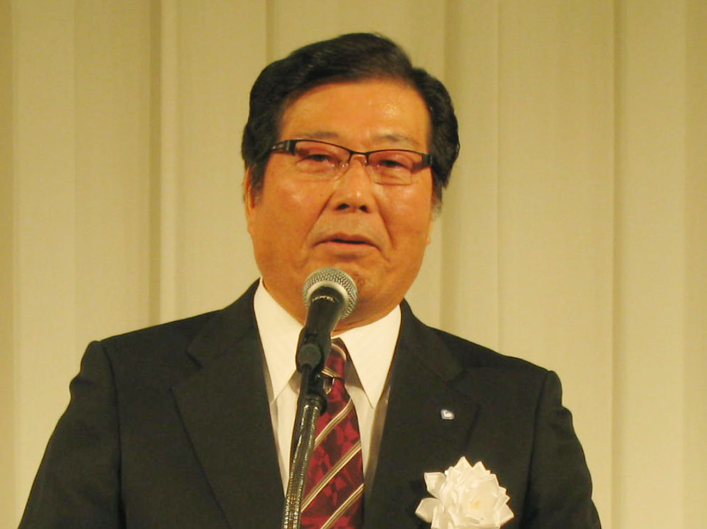 ビッグホリデー50周年、1千人の関係者が祝う