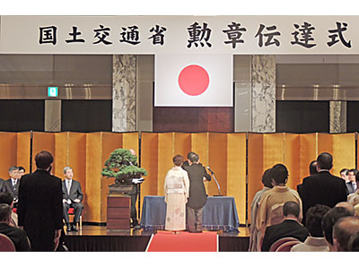 16年春の叙勲・褒章、中村氏、野澤氏ら受章