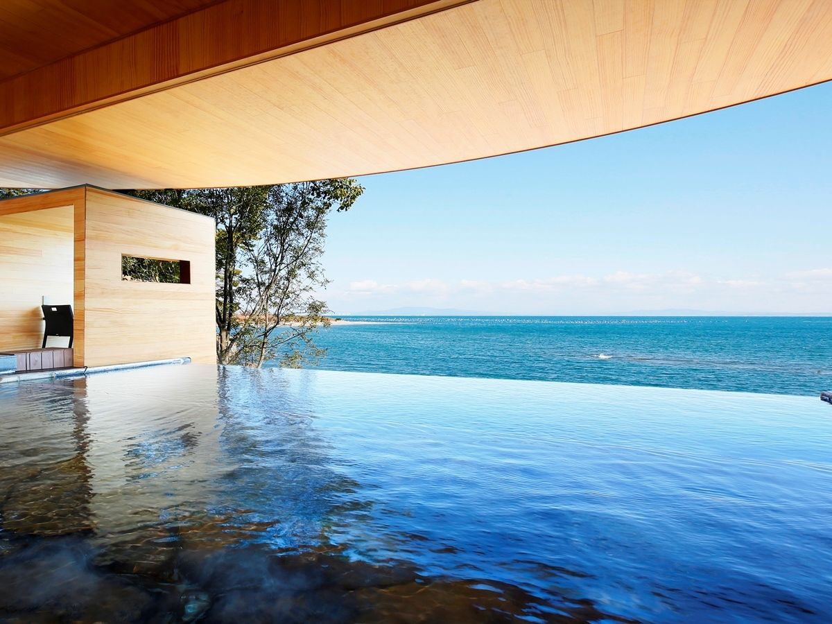 温泉と有明海の景色が融合 インフィニティ露天風呂、長崎県ホテル南風楼に誕生！