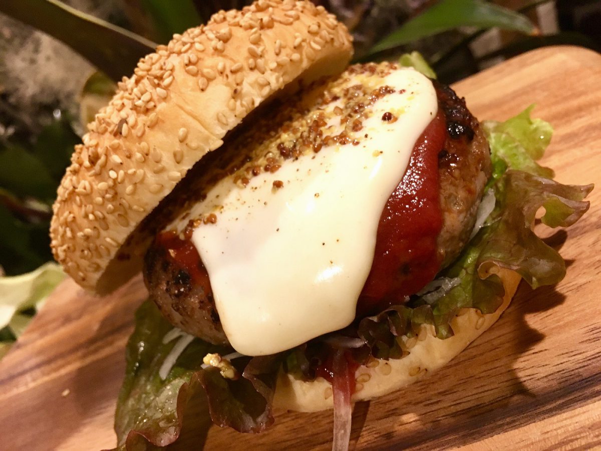 「舞鶴赤れんがサマーフェスティバル」で牛肉やラムネを楽しむ