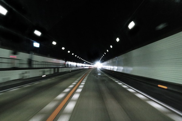 〈旬刊旅行新聞8月1日号コラム〉高速道路の旅　 単調で無個性な道を“修行”と思う