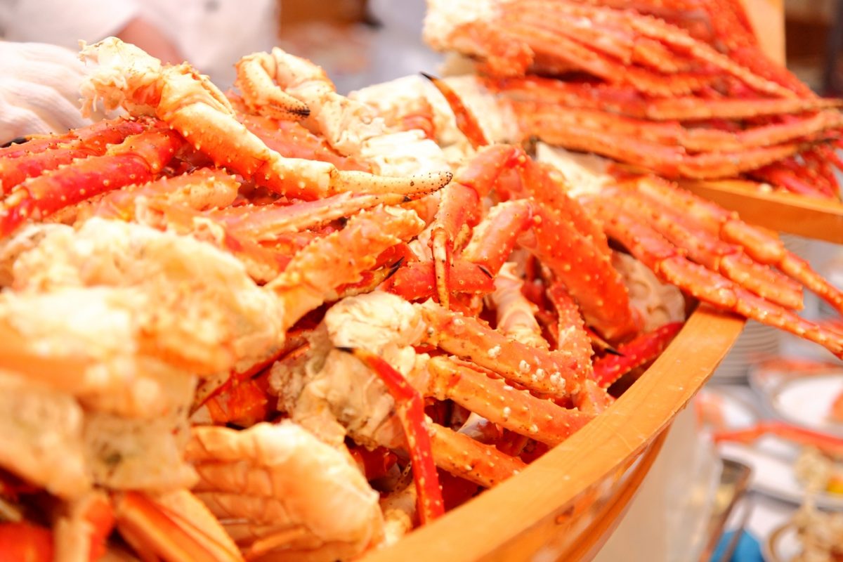 伊豆今井浜東急ホテル、数制限なしで蒸し蟹が2時間食べ放題　蟹バイキング付き宿泊プランも