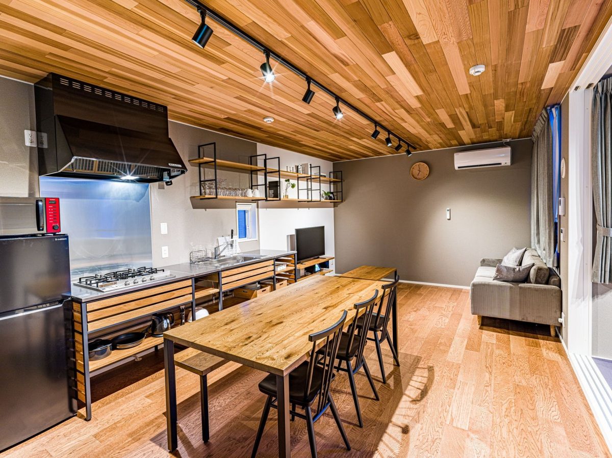 テレワーク拠点を自宅外に　定額利用サービス始める　楽天LIFULL STAY