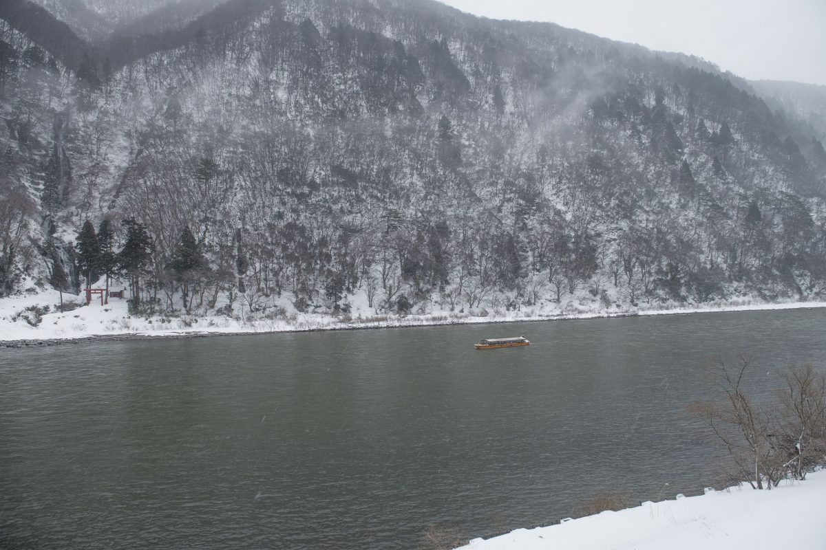 12月から「こたつ船」運航　初日に「ひとがた流し」行事を実施　山形県・最上峡芭蕉ライン観光