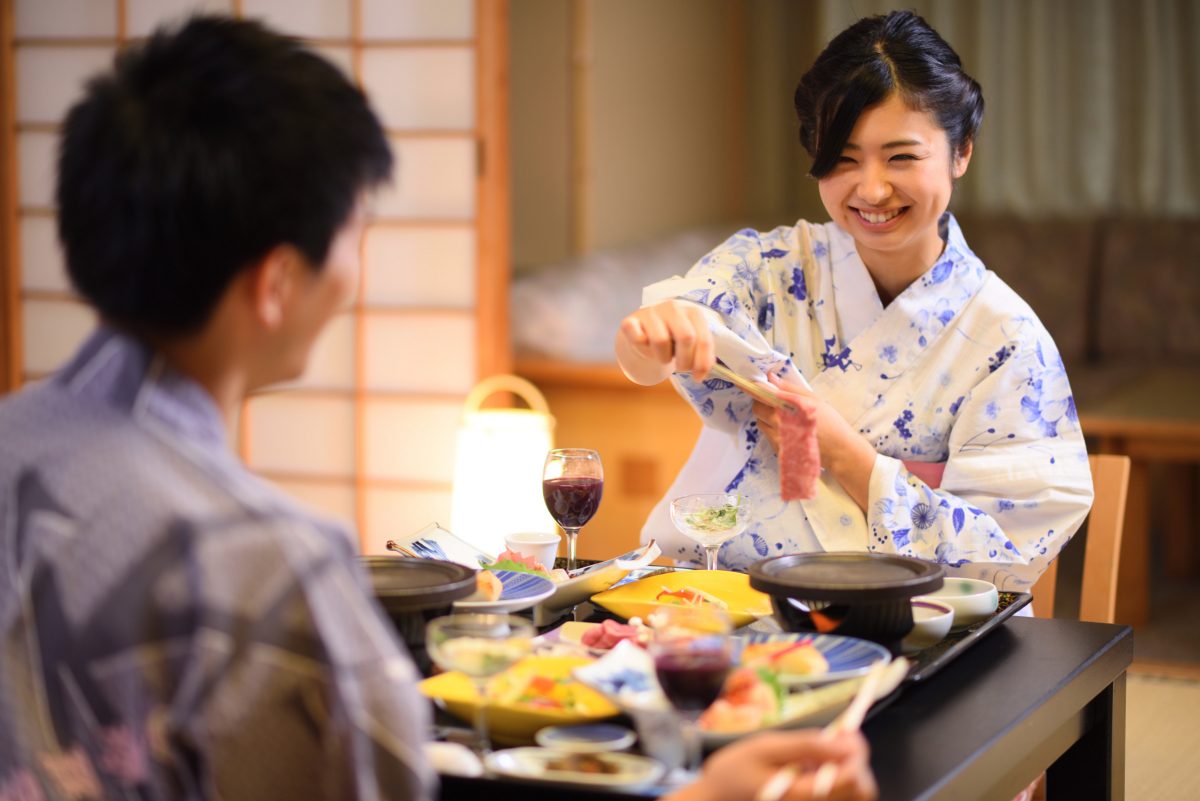 客室で気兼ねなく旬のお膳を　岩手県・新鉛温泉　結びの宿　愛隣館