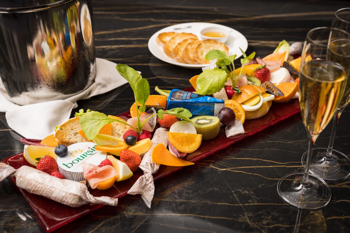 ホテルメトロポリタン 川崎　人気のチーズボードを体験できる宿泊プラン売り出す