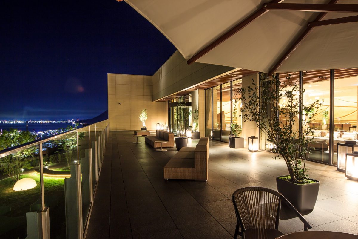 杉乃井が「宙館」宿泊者に期間限定夜活企画　ＬＡＶＡコラボヨガなど