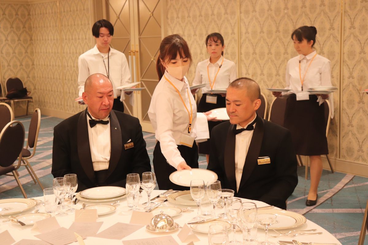 宴席研修で就業間口拡大を　スキマバイトのタイミー