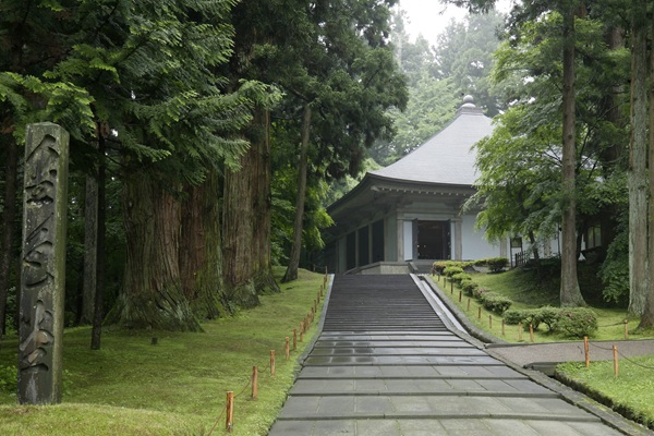 11月15日まで秘佛御開帳　岩手県・中尊寺